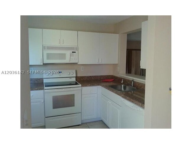 Building Photo - 15741 SW 137th Ave