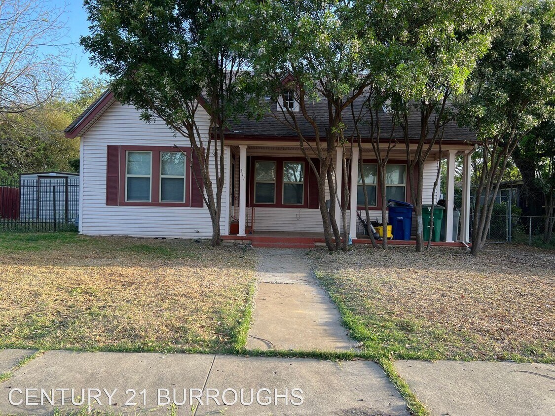Primary Photo - 3 br, 1 bath House - 511 Drake Ave