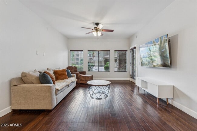 Foto del edificio - 5350 E Deer Valley Dr