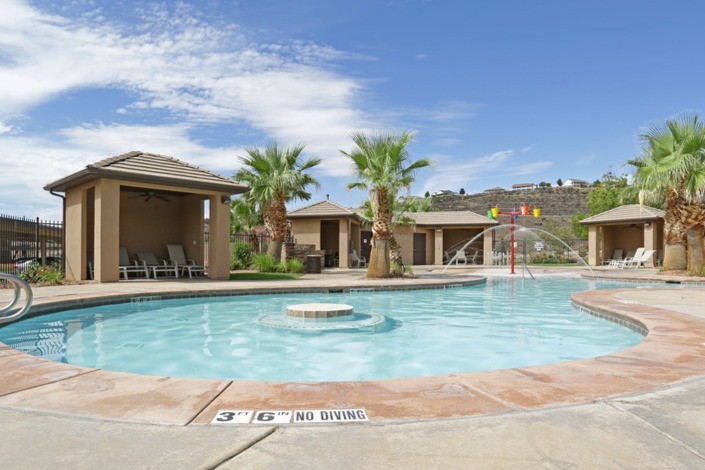 Piscina - The Falls at Mesa Point