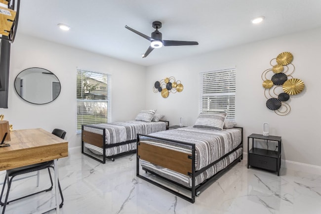 Foto del edificio - 1414 E Harding St