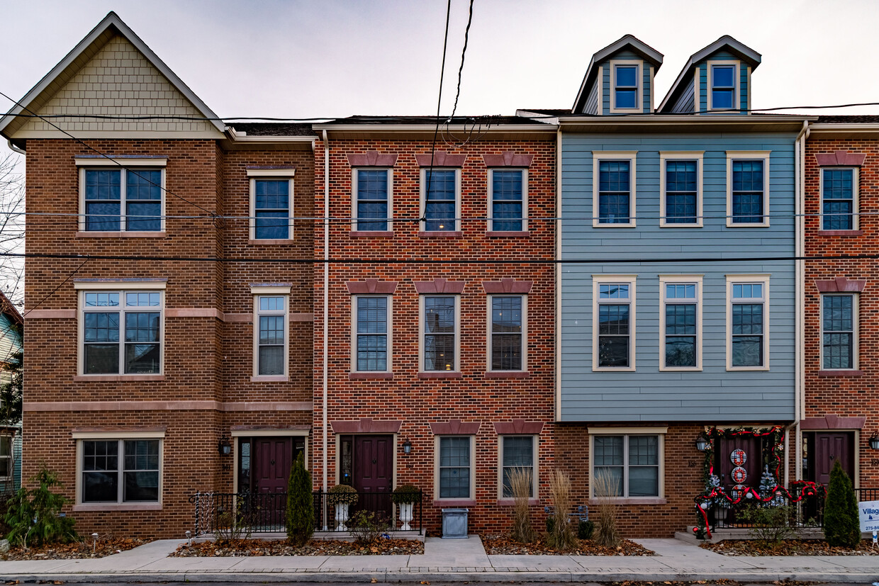 Front Facade - 157 Jacobs Landing Way