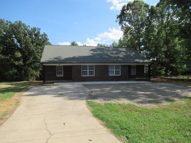 Building Photo - 802 Horseshoe Lake Rd