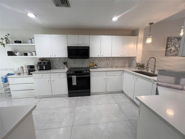Foto del edificio - 1590 Orion Ln