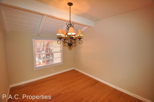 Building Photo - 24755 Golden Oak Ln