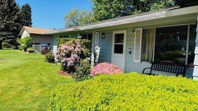 Building Photo - 12505 SW Brookside Ave