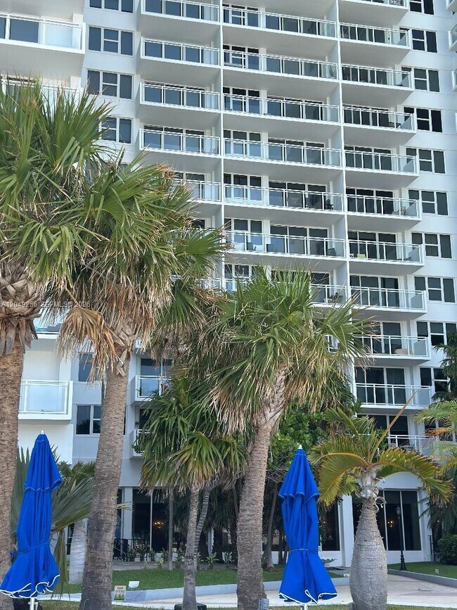 Foto del edificio - 2030 S Ocean Dr