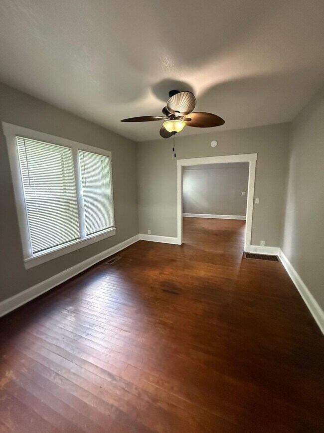 Foto del edificio - Charming Home in North Knoxville!