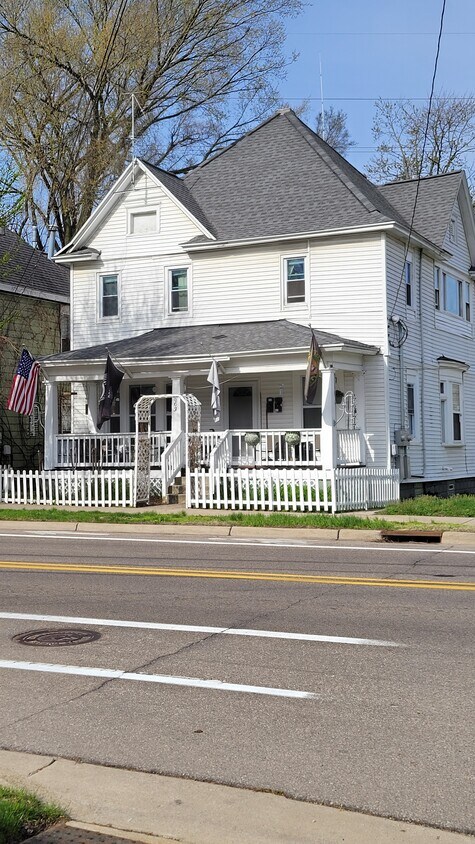 Foto principal - 863 Lafayette Ave NE