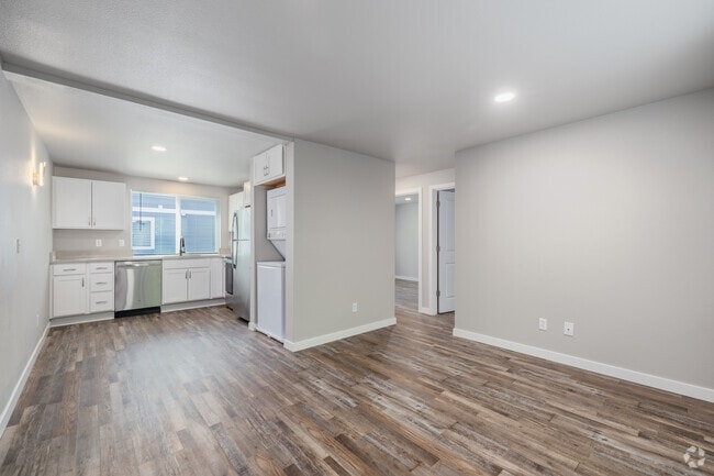 2BR, 1BA - 656SF - Living Room - 1126 Sleater Kinney Rd SE