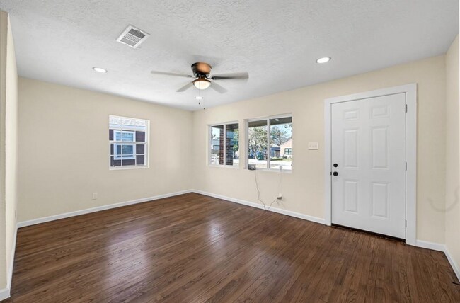 Foto del edificio - 3446 Seabrook St