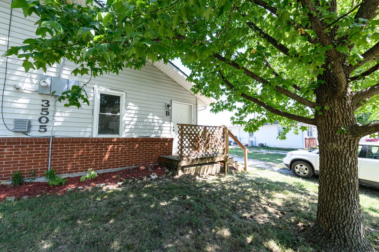 Private Entrance - 3505 Westwind Dr