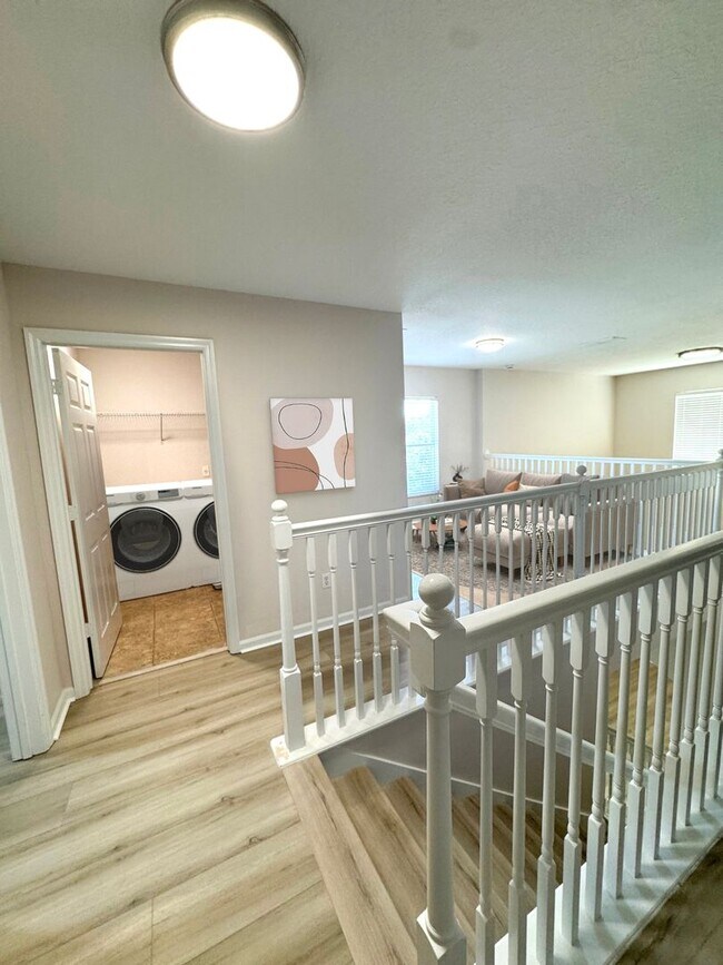 Building Photo - 16617 Cedar Crest Dr
