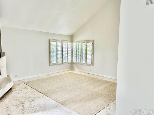 Building Photo - 520 Via De La Valle