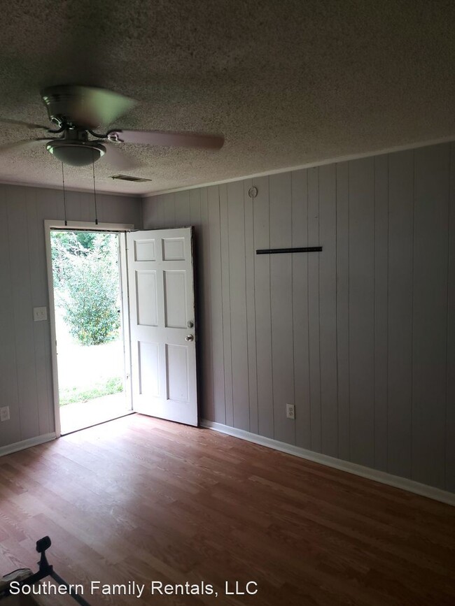 Building Photo - 3 br, 2 bath House - 203 GATEWAY DR