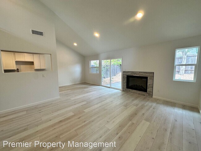 Building Photo - 2 br, 2 bath House - 6019 OGDEN NASH