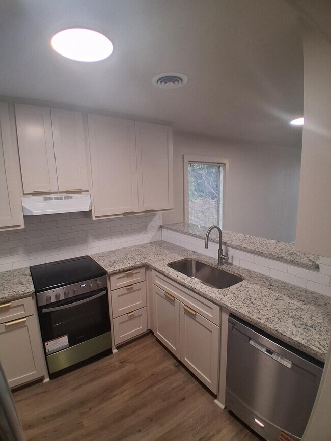 Foto del edificio - 8906 Ilona Ln