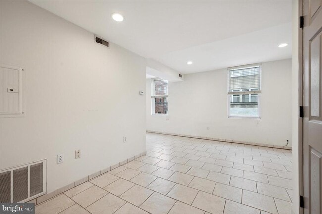 Building Photo - 1183 S 13th St