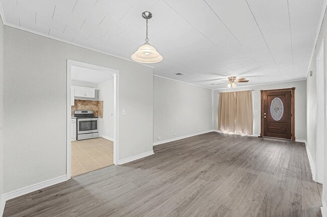 Building Photo - 1108 Georgina St