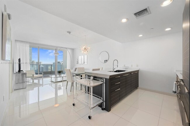 Foto del edificio - 200 Biscayne Boulevard Way