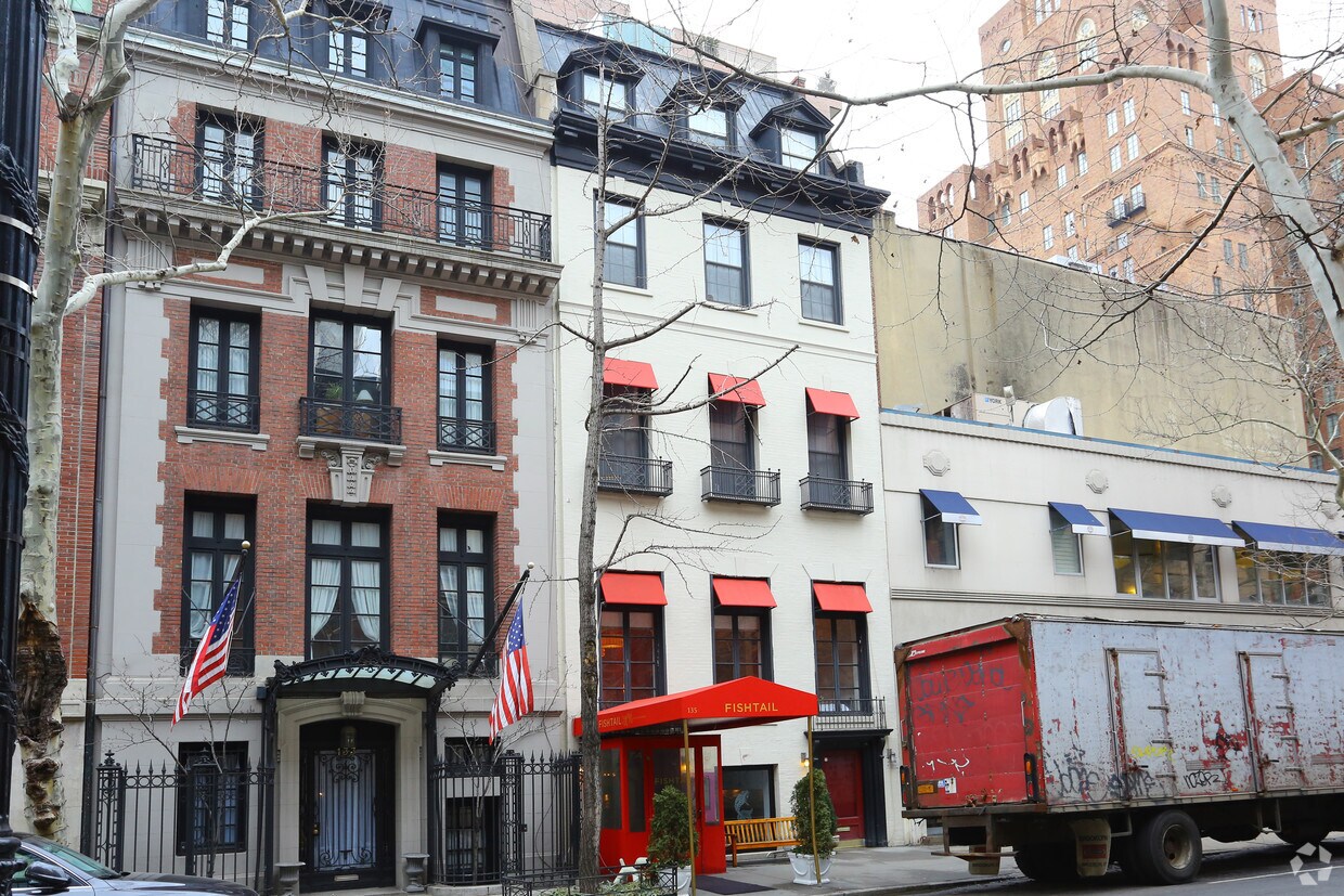 Primary Photo - 135 E 62nd St