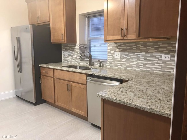 Foto del edificio - 5354 W Byron St