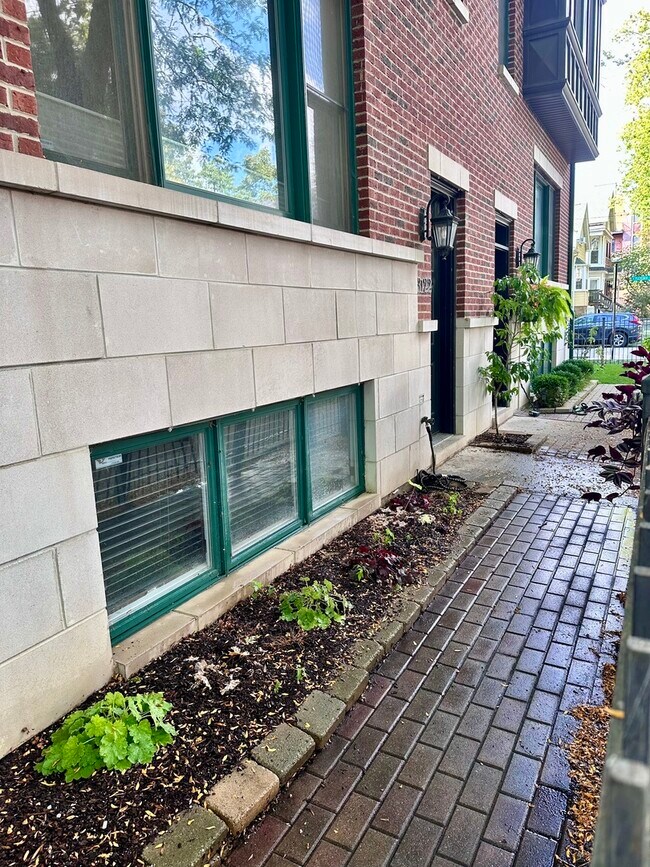 Foto del edificio - 3122 N Paulina St