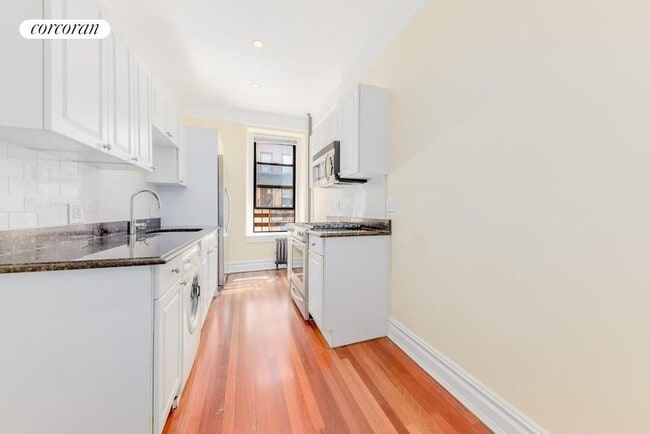 Foto del edificio - 73 W 82 St