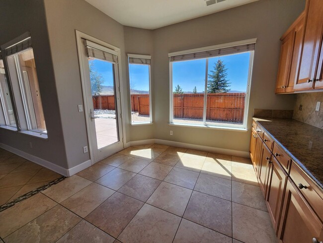Building Photo - Stunning single level home in the Highland...