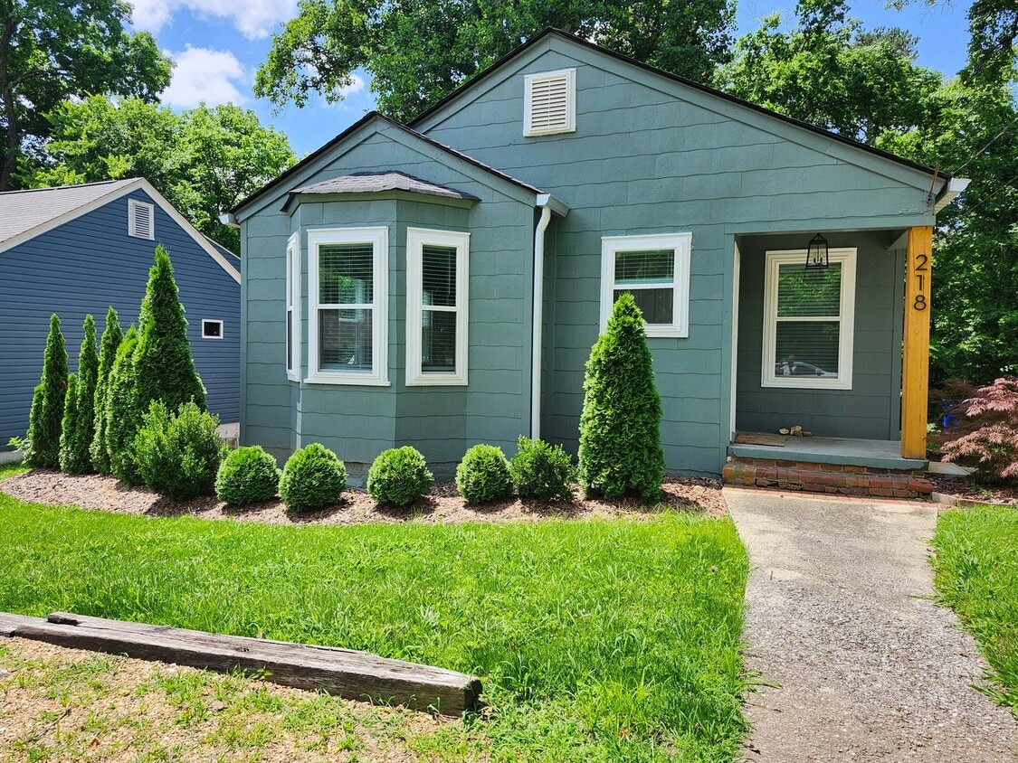 Primary Photo - Coming in August - 2 Bedroom 1 bath home i...