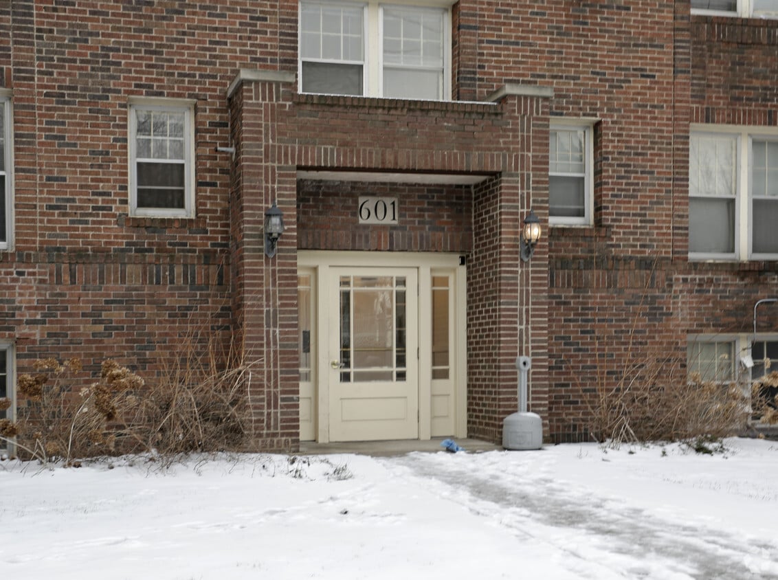 Building Photo - Ridgewood Court Apartments