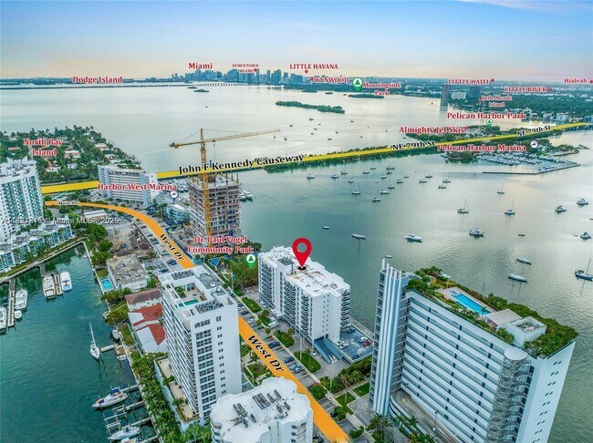 Foto del edificio - 7928 West Dr