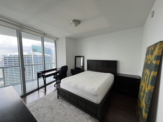 Building Photo - 465 Brickell Ave