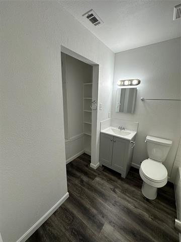 Foto del edificio - 306 E Mitchell St