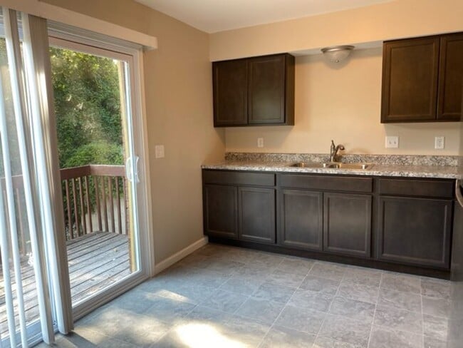 Building Photo - 1107 Arrowhead Dr
