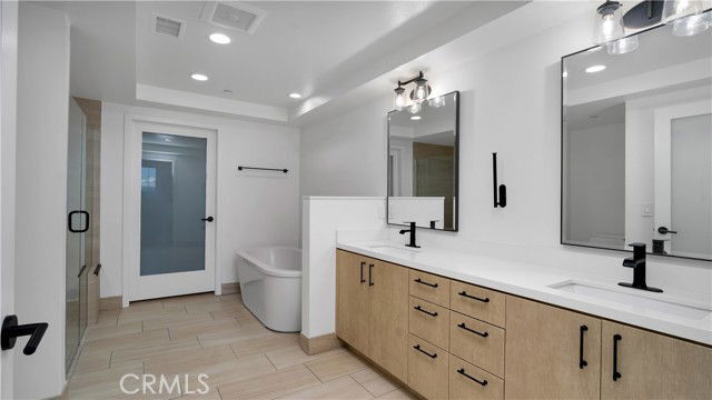 Foto del edificio - 4240 Laurel Canyon Blvd