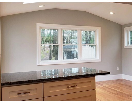 Foto del edificio - 73 Felch Rd