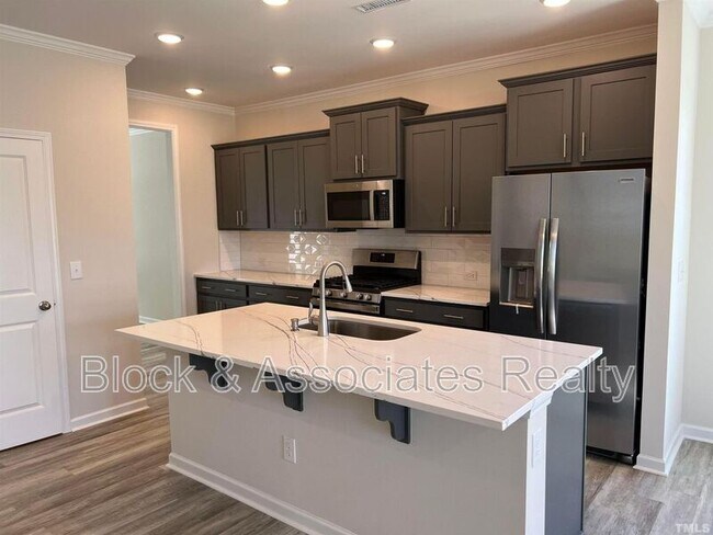 Building Photo - 248 Streamliner Blvd