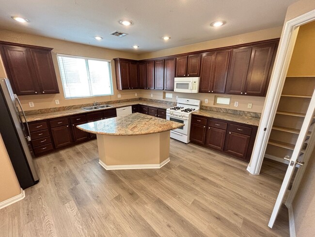Building Photo - 10741 Cather Ave