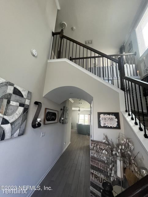 Building Photo - 3 br, 2 bath House - 8142 R Cape Fox Dr