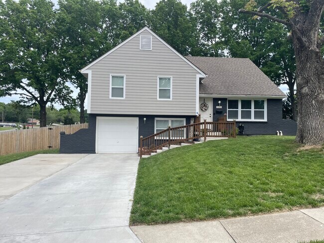 Foto del edificio - 1003 SW Ingleside Pl