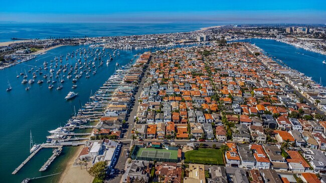 Building Photo - 107 Via San Remo