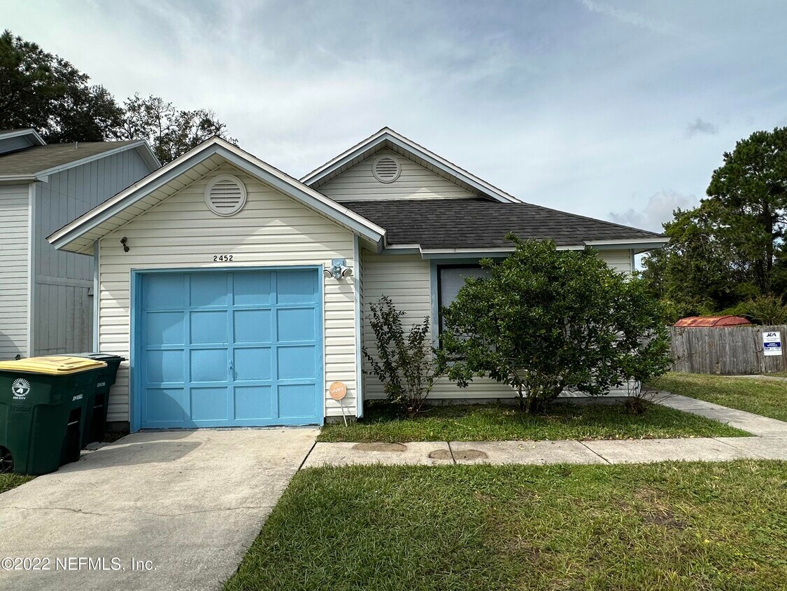 2452 Townsquare Dr, Jacksonville, FL 32216 House Rental in