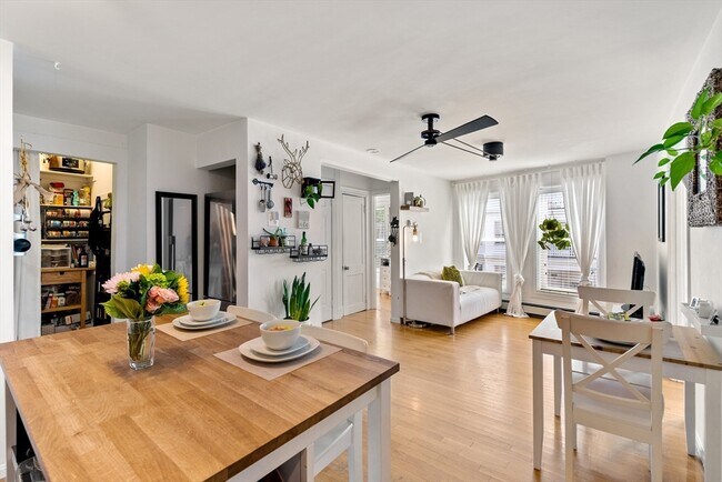 Foto del edificio - 84 Savin Hill Ave