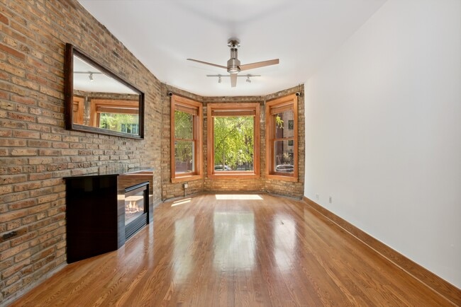 Building Photo - 1464 W Winona St