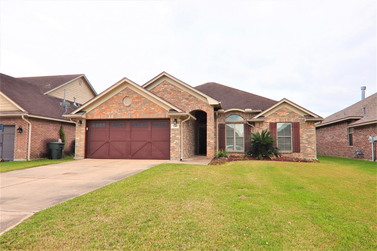 5745 Kathy Ln, Beaumont, TX 77713 House for Rent in Beaumont, TX