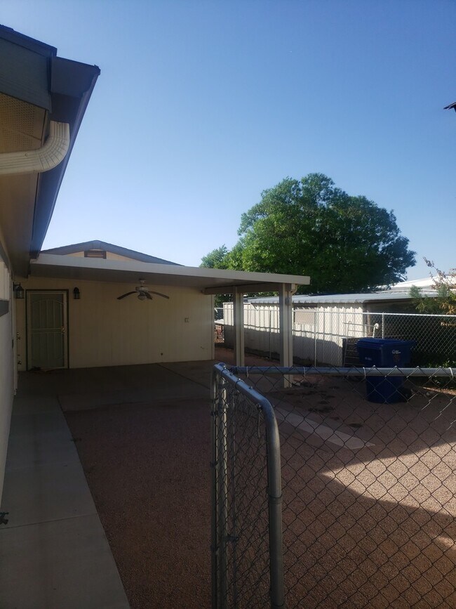 Foto del edificio - 3 bd 2 bath Golf Course Living