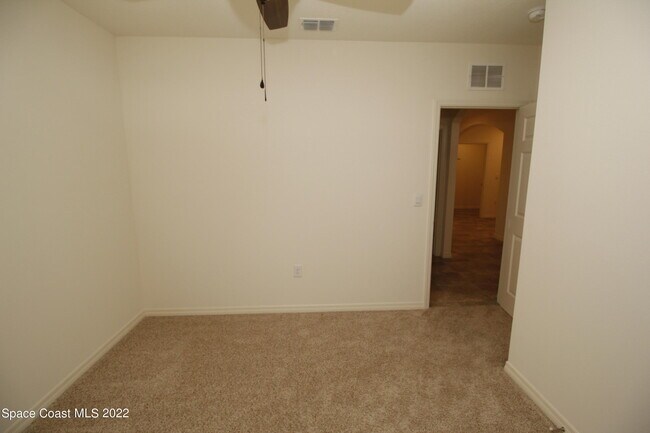 Building Photo - 3650 Peony Ct SE