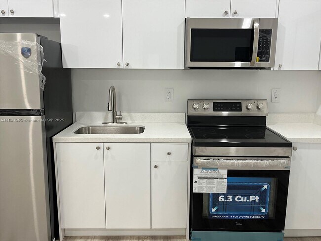Foto del edificio - 885 SW 29th Ave