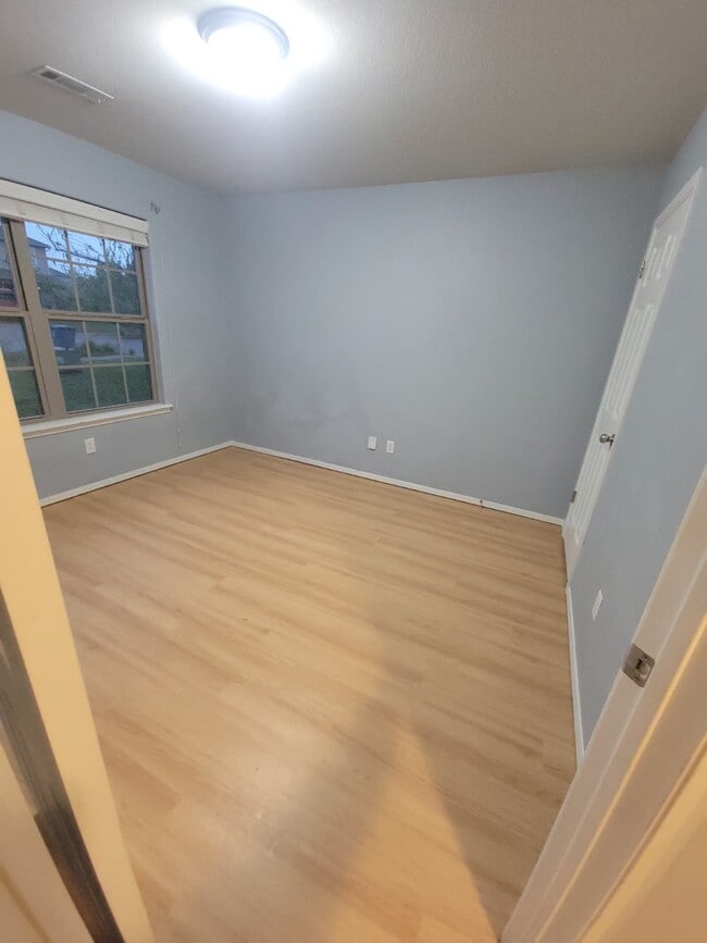 Foto del edificio - 904 SW Green World St